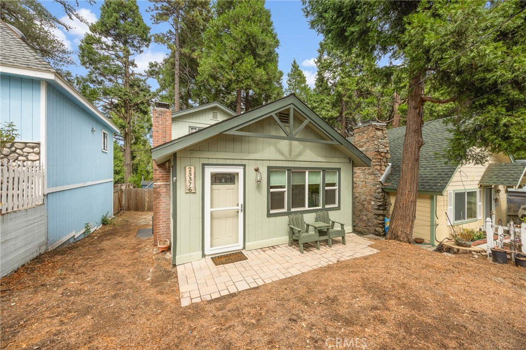23376 Crestline Road