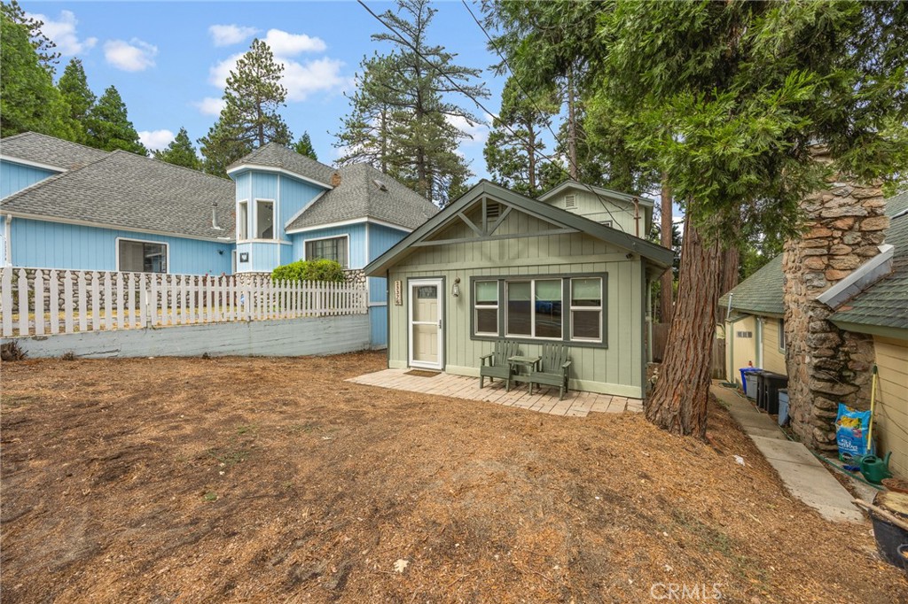 23376 Crestline Road