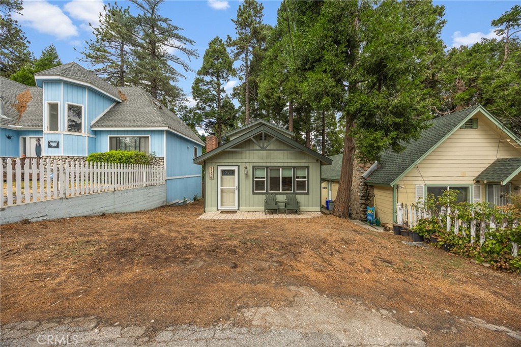23376 Crestline Road