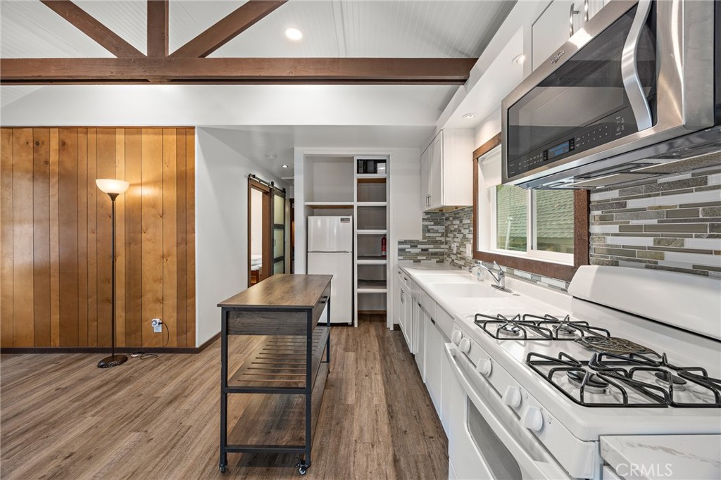23376 Crestline Road