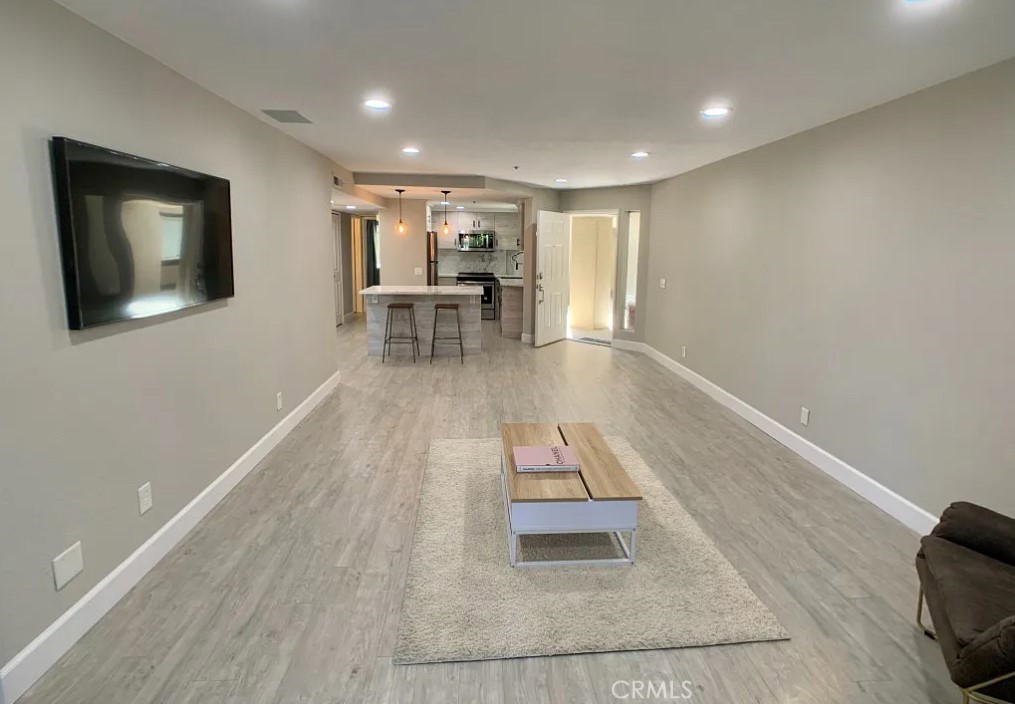 400 Lake Street 103