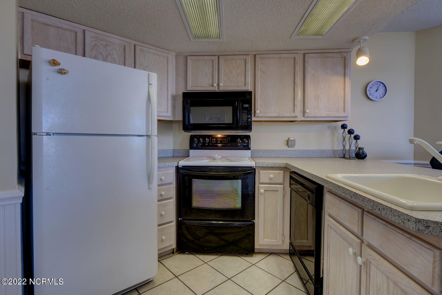 2000 New River Inlet Road, Unit 1101