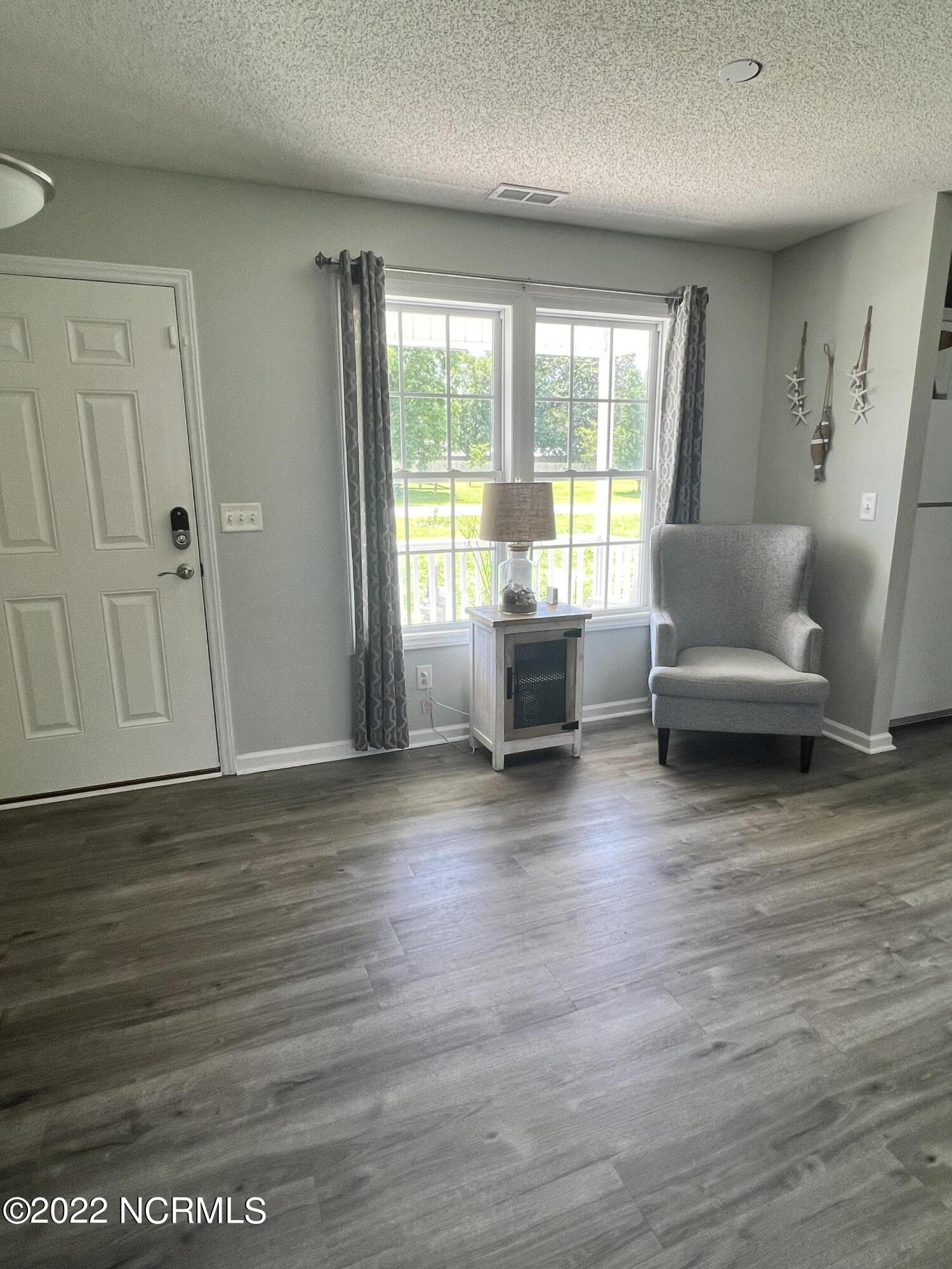 109 Jordan Lane