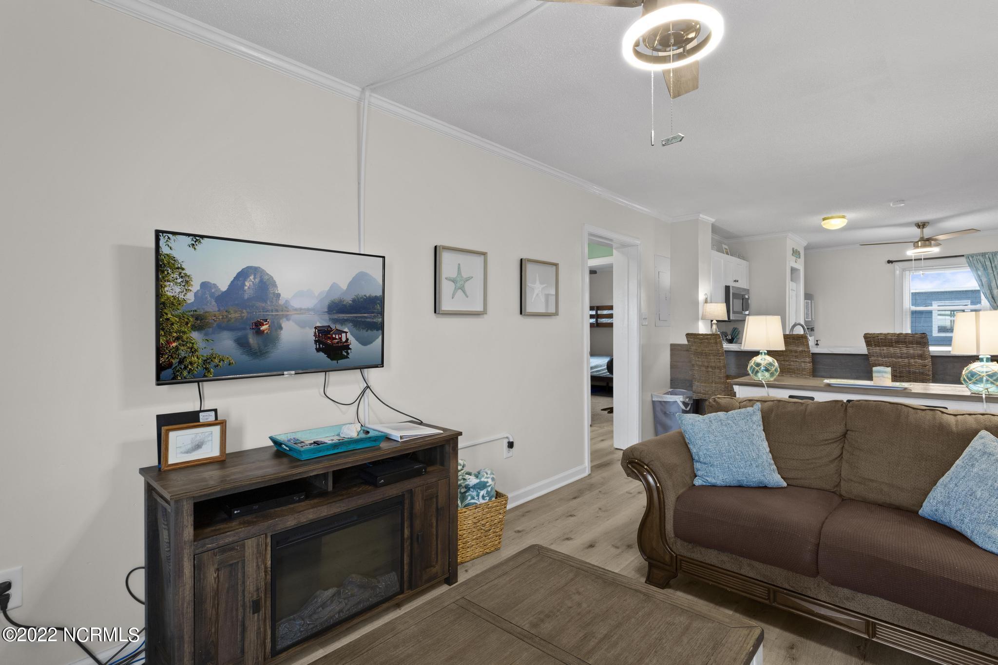 2264 New River Inlet Drive, 310