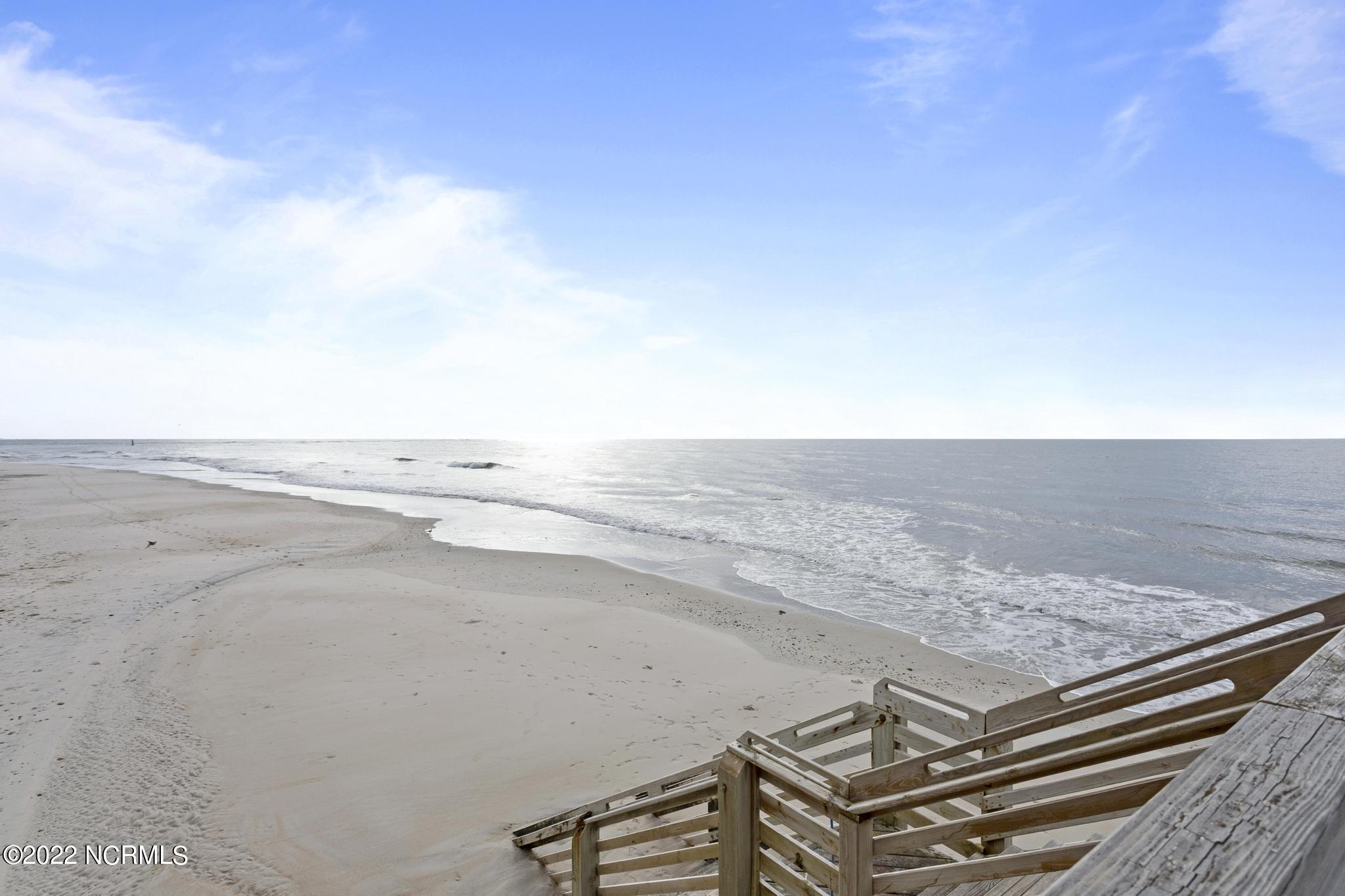 2264 New River Inlet Drive, 310