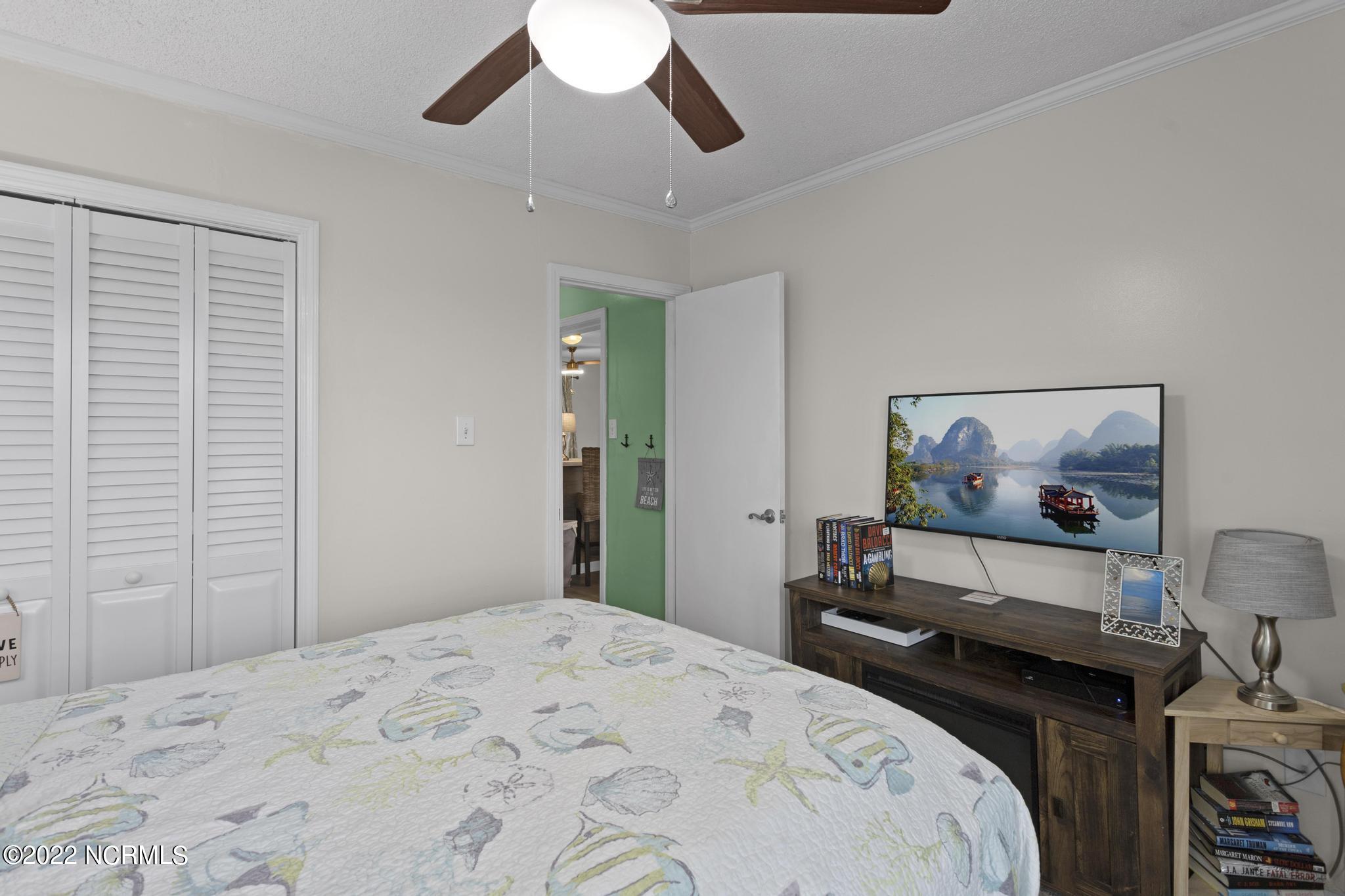 2264 New River Inlet Drive, 310
