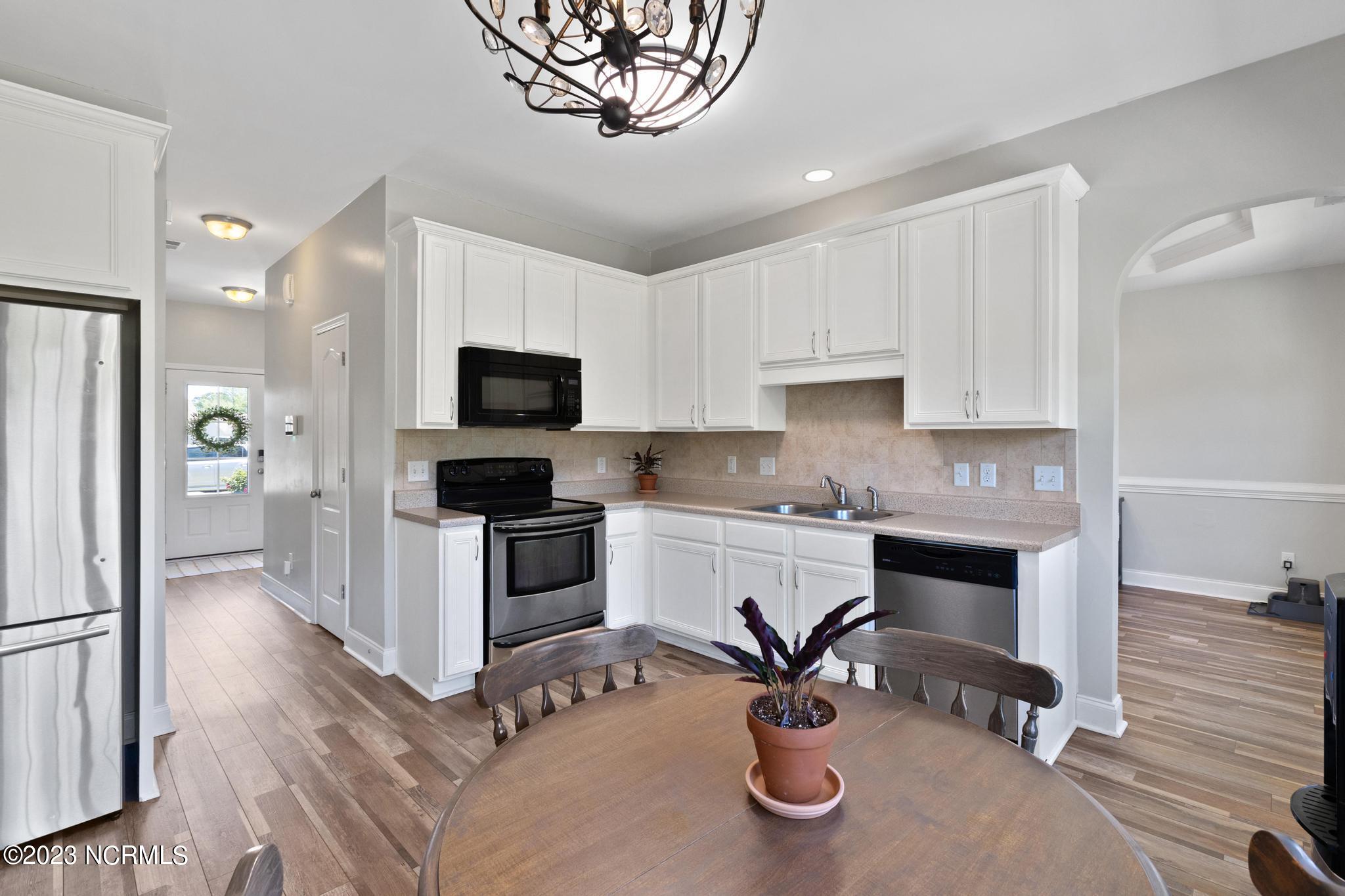 211 Gelynda Court