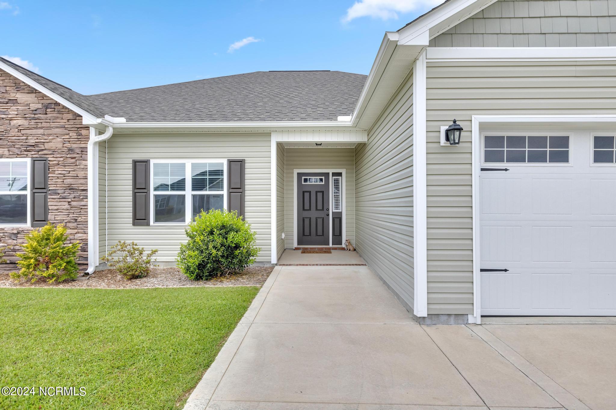 702 Pandion Court