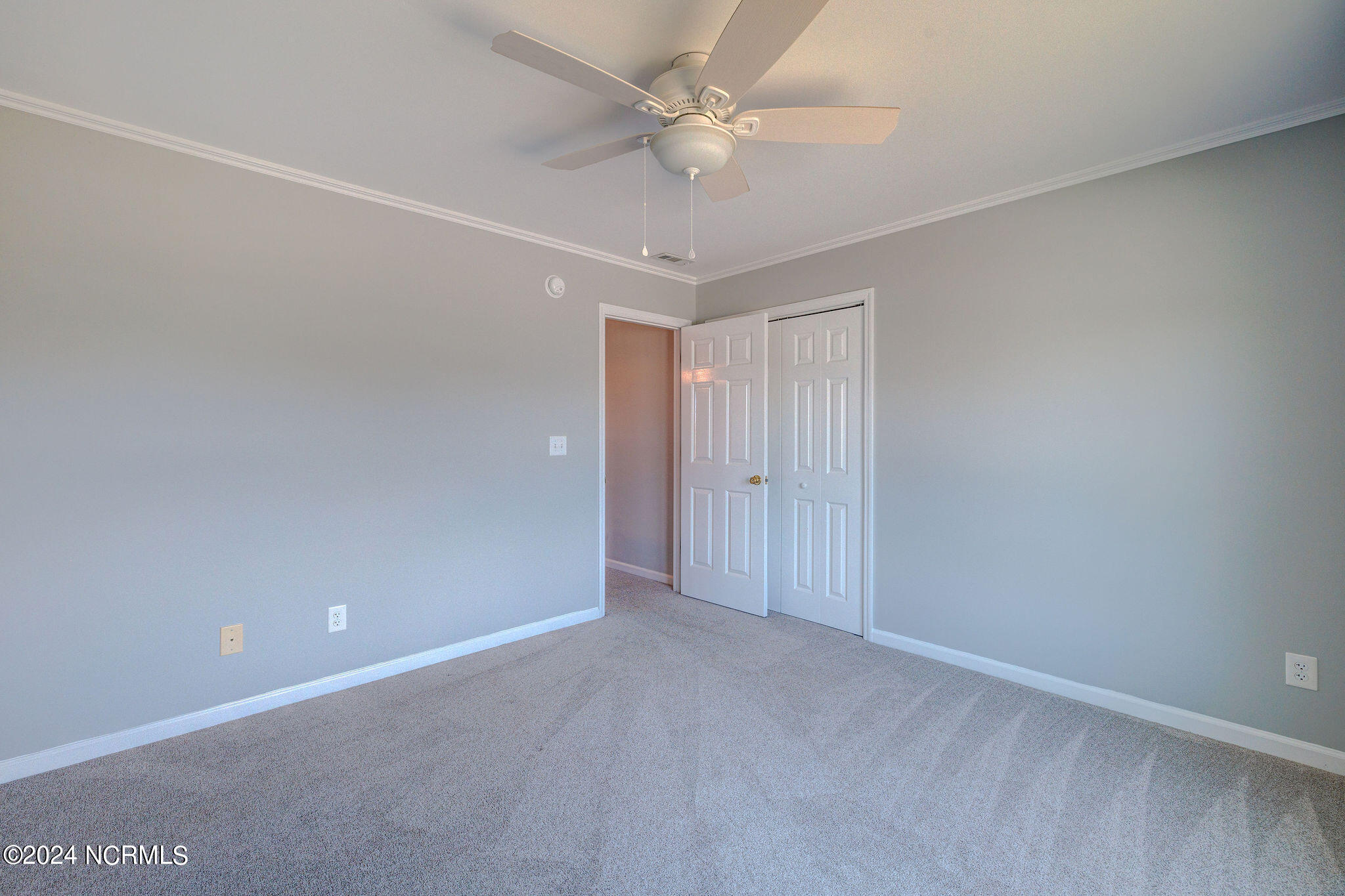 48 E Brenda Lee Drive