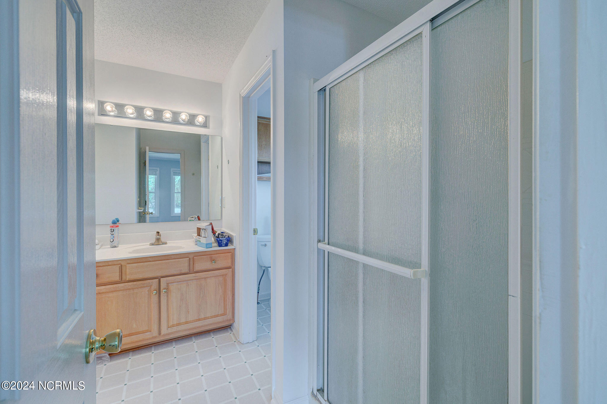 48 E Brenda Lee Drive
