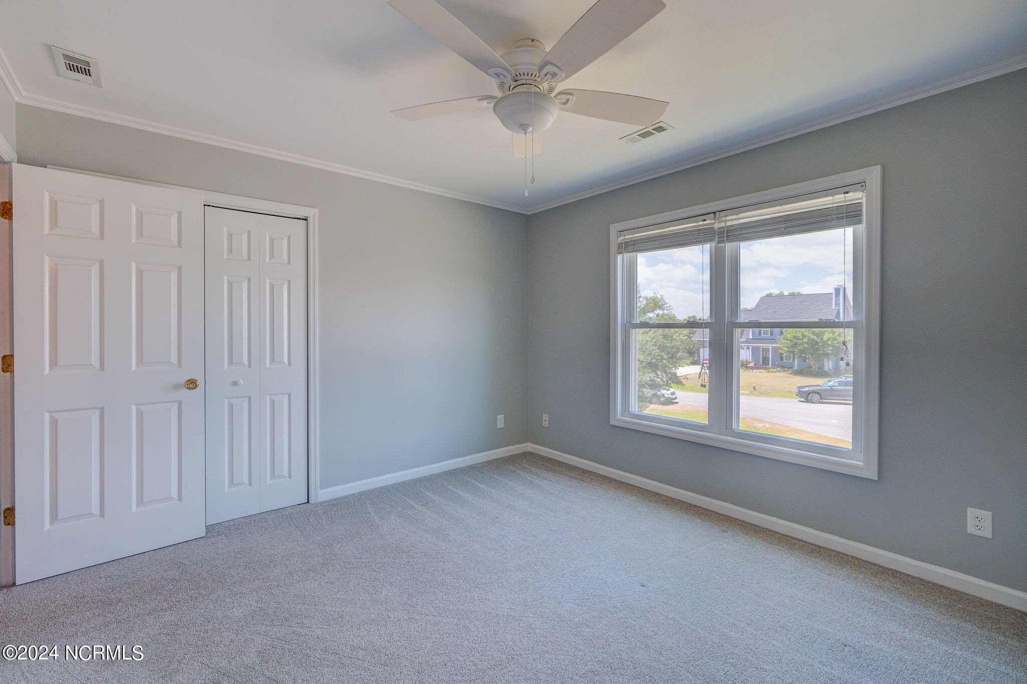 48 E Brenda Lee Drive
