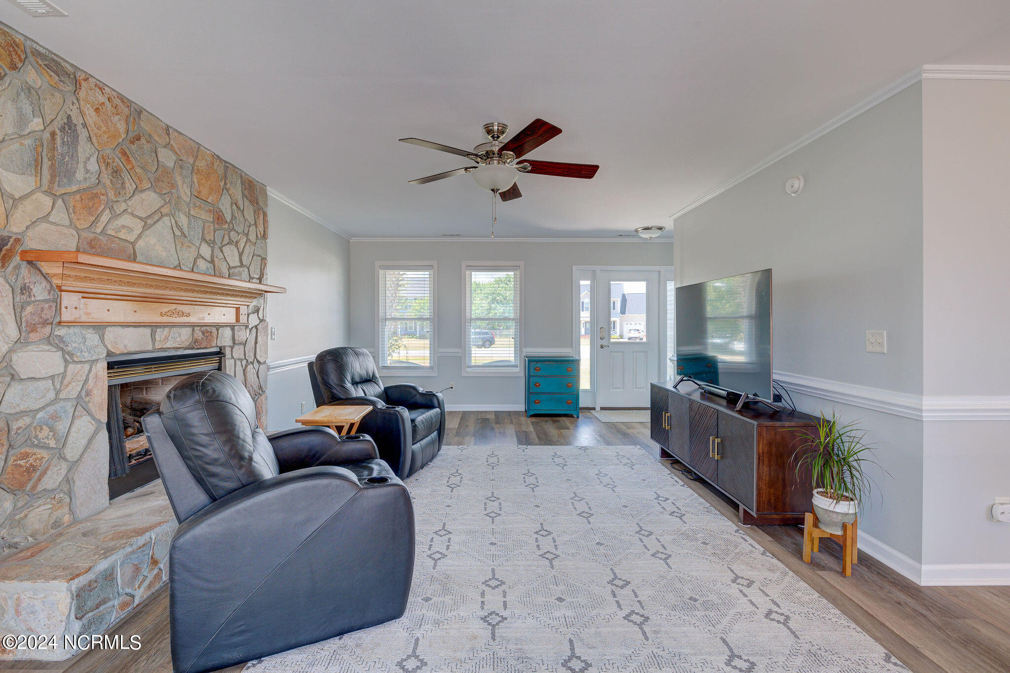48 E Brenda Lee Drive