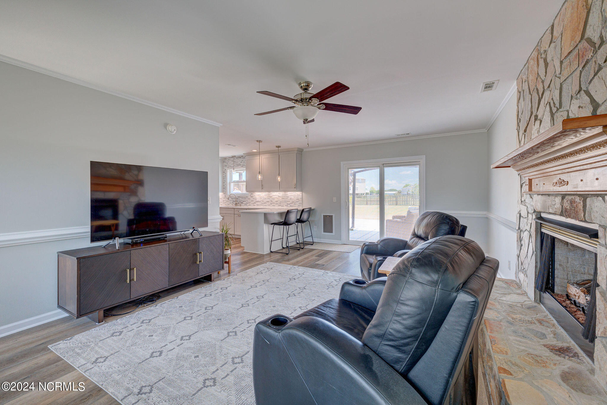 48 E Brenda Lee Drive