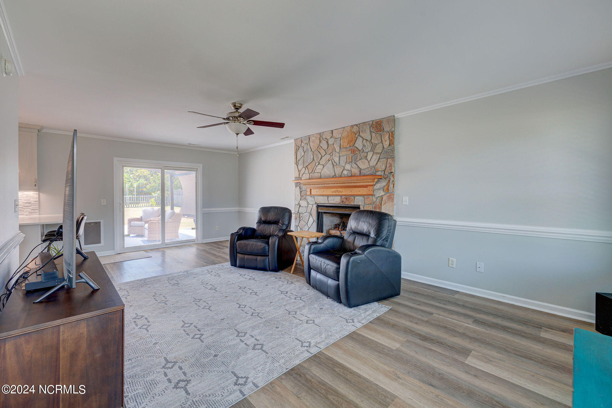 48 E Brenda Lee Drive