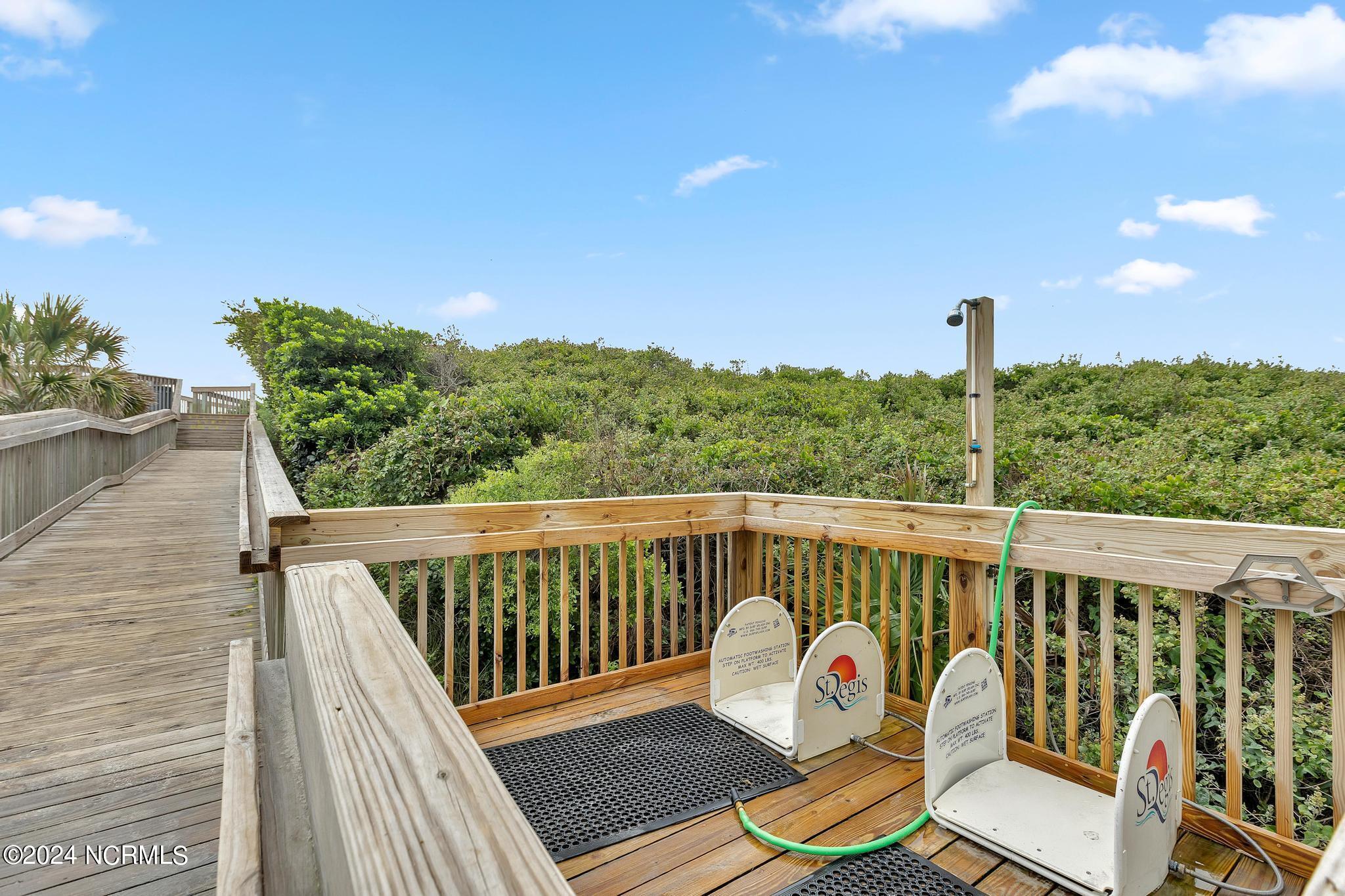 2000 New River Inlet Road, 2404