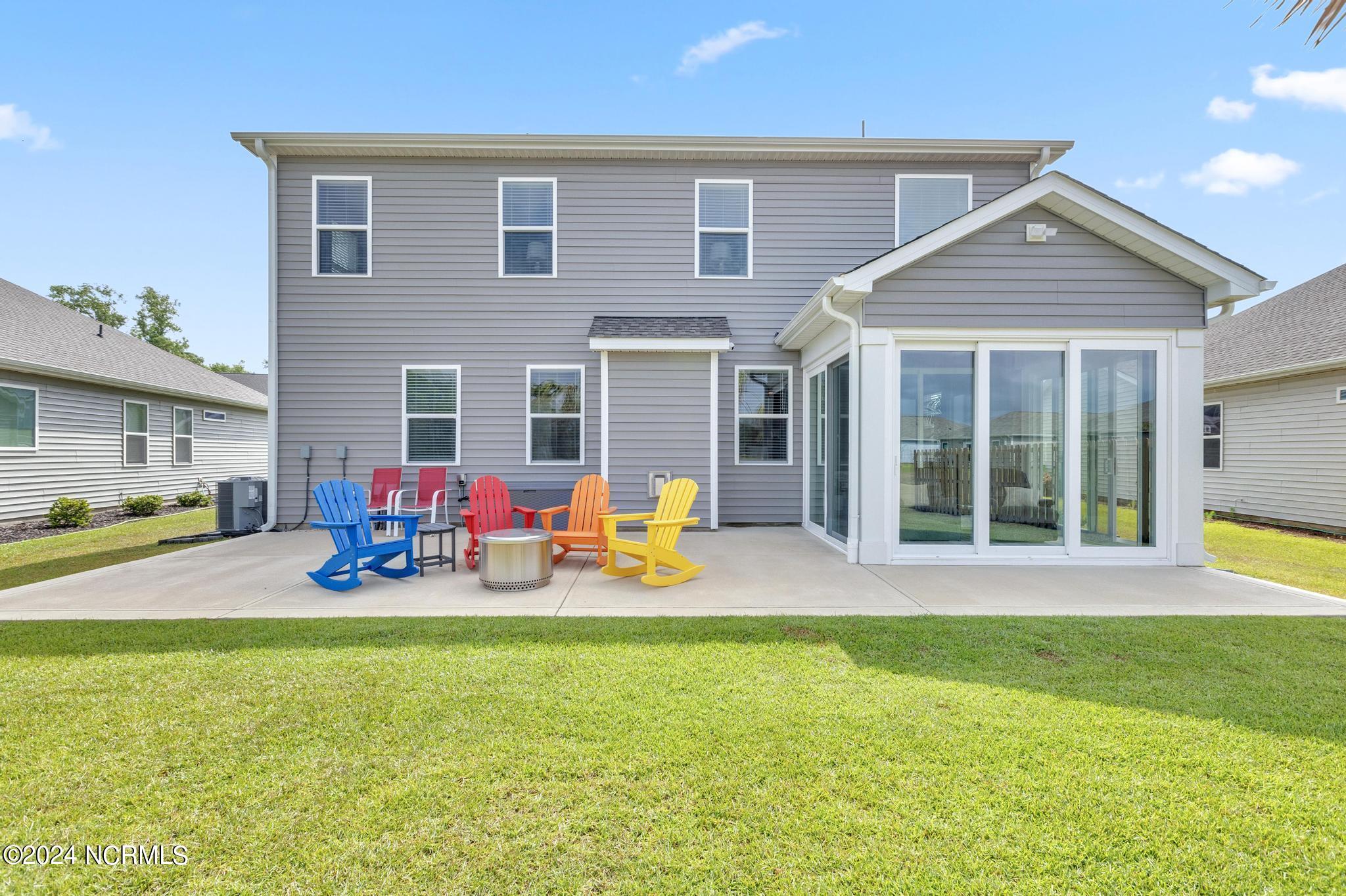 507 Edgewater Way