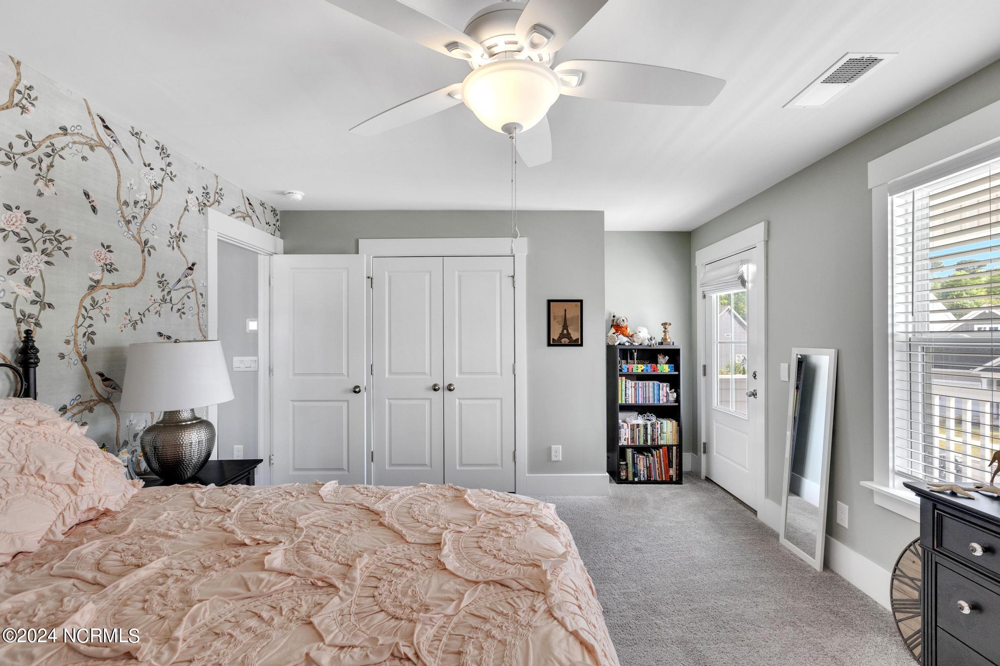 507 Edgewater Way