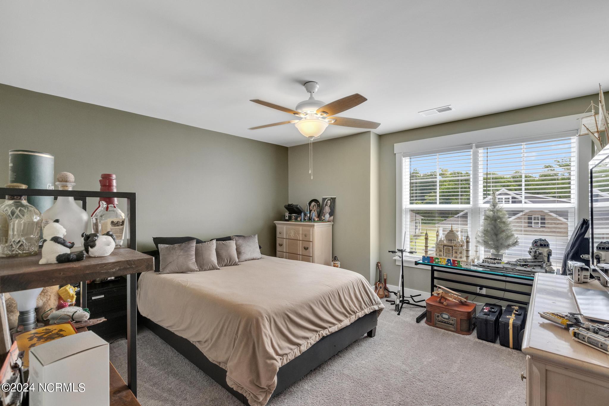 507 Edgewater Way