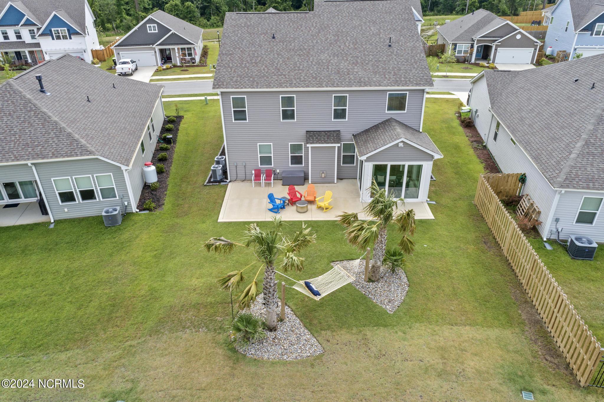 507 Edgewater Way