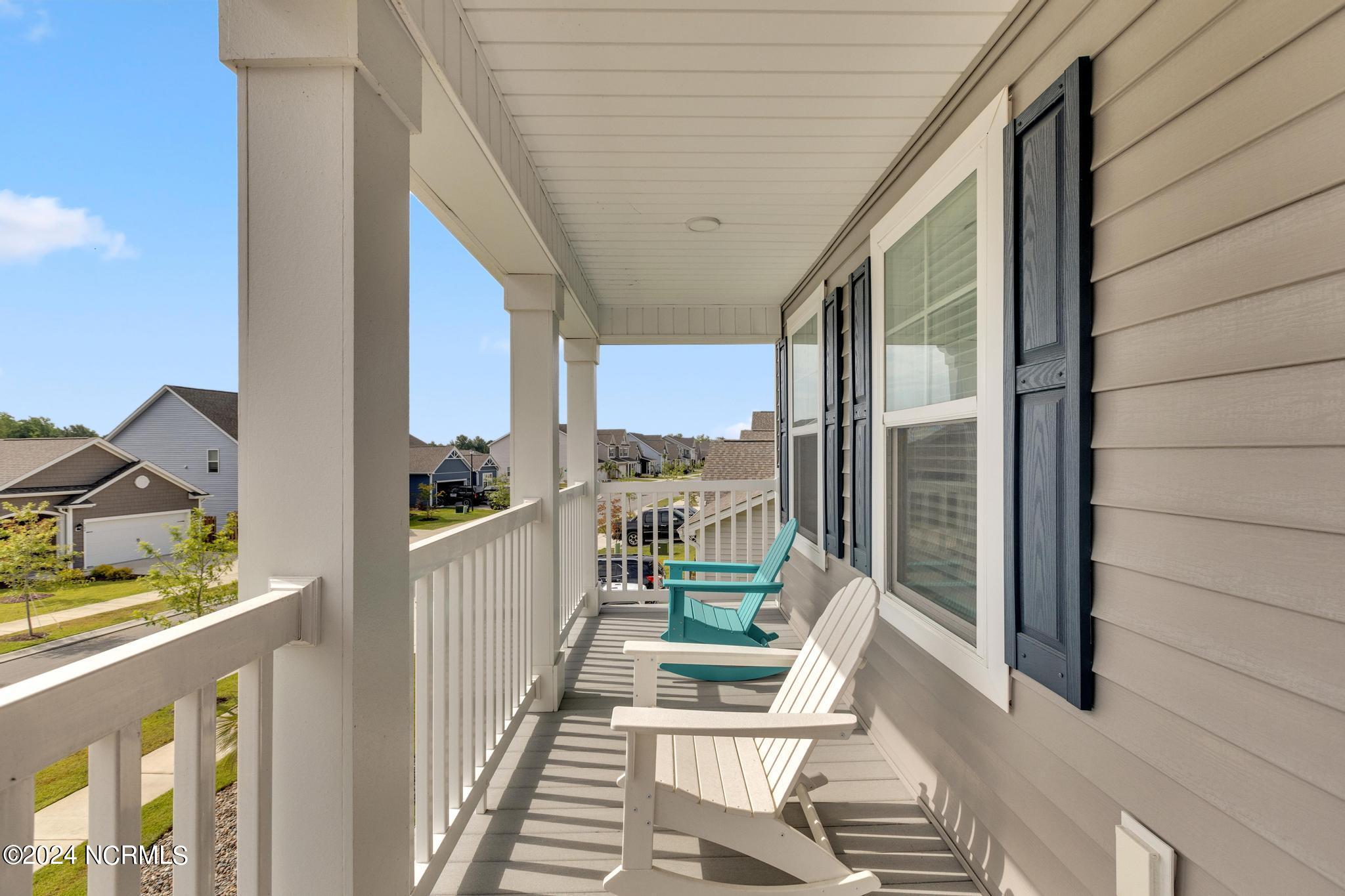 507 Edgewater Way