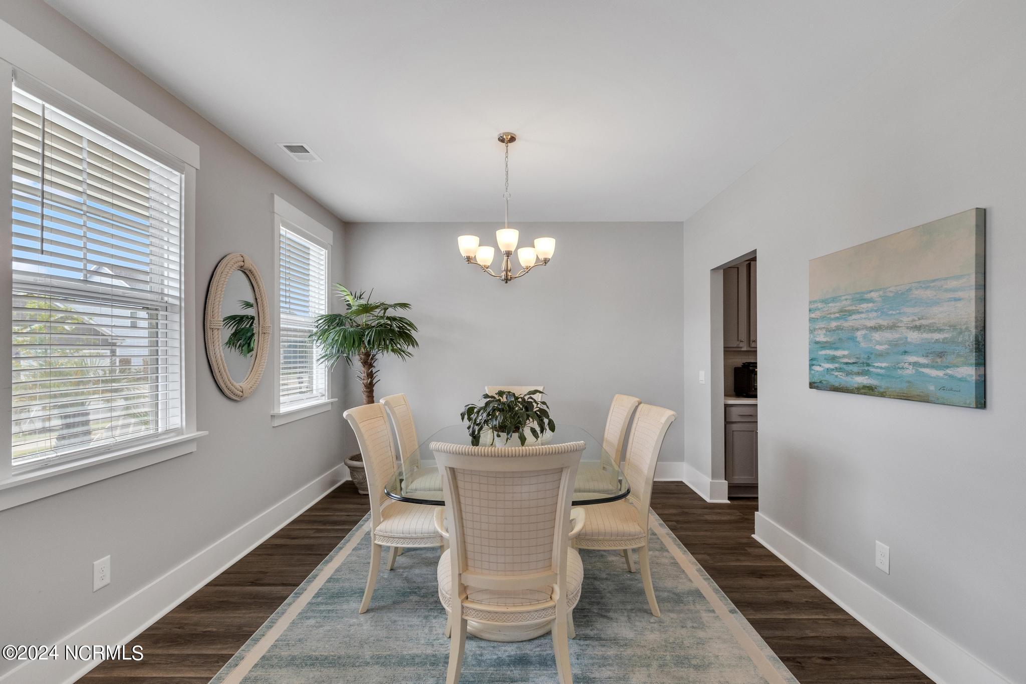507 Edgewater Way