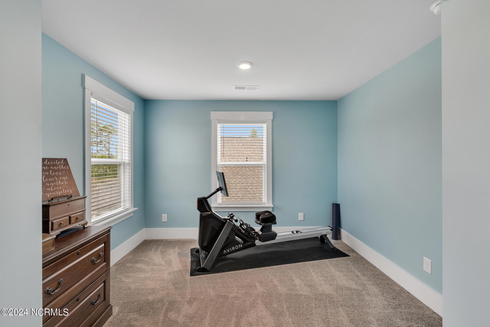 507 Edgewater Way