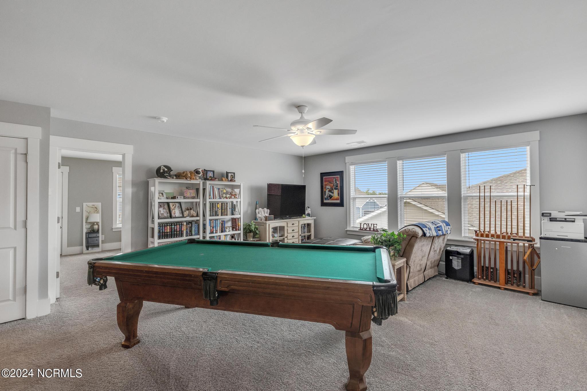 507 Edgewater Way
