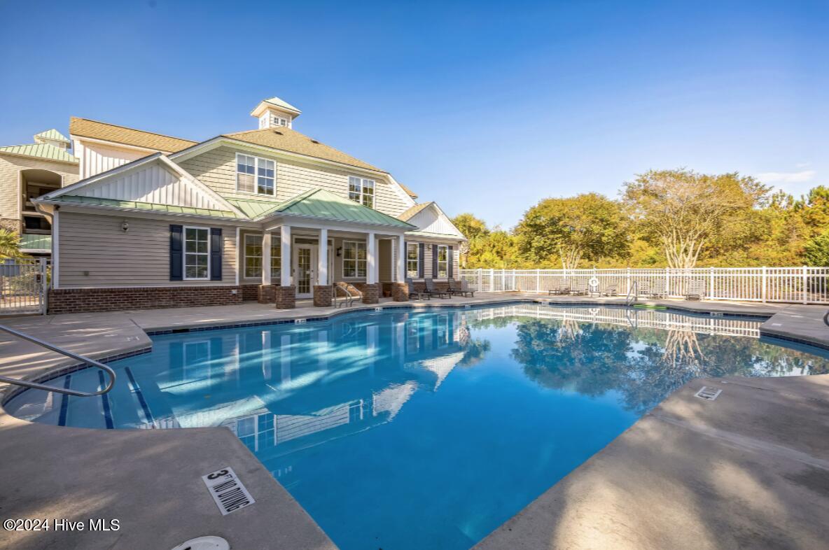 100 Gateway Condos Drive, 115