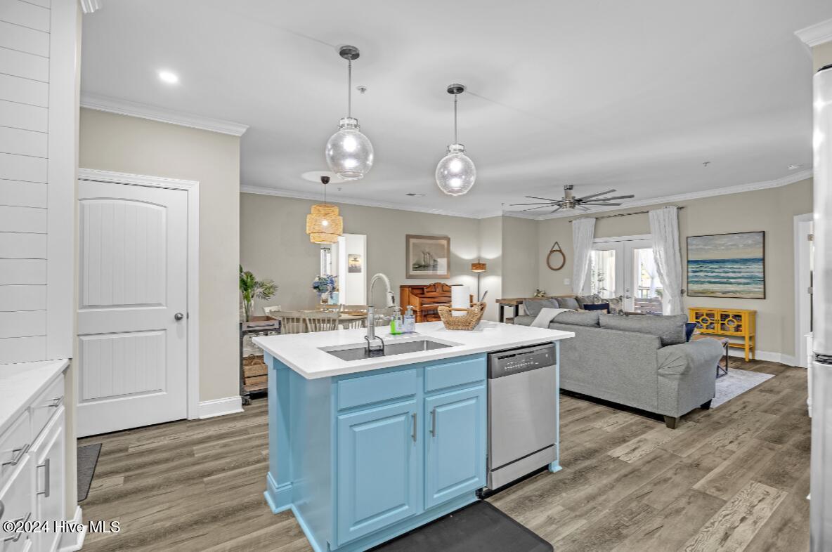 100 Gateway Condos Drive, 115