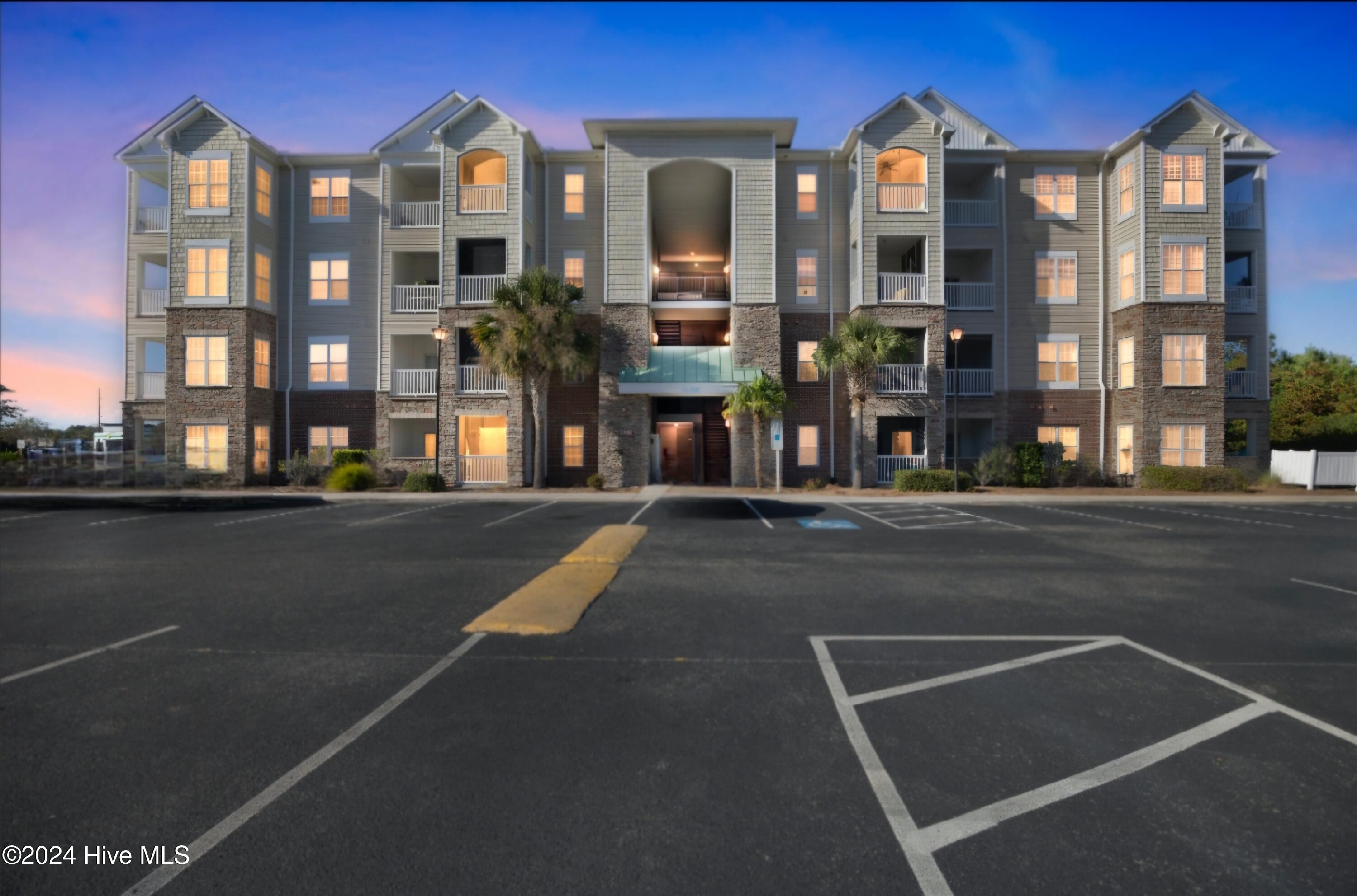 100 Gateway Condos Drive, 115