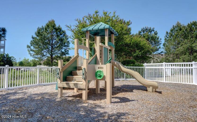 100 Gateway Condos Drive, 115