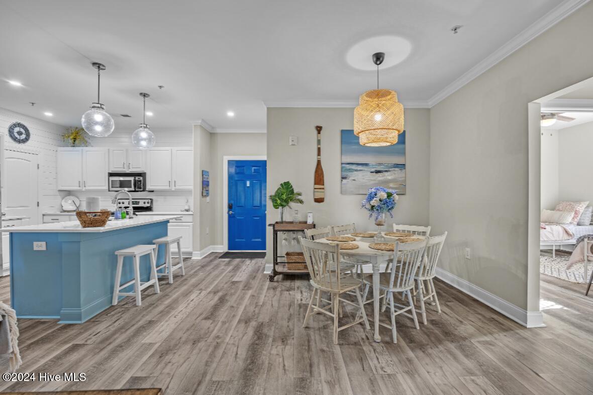 100 Gateway Condos Drive, 115