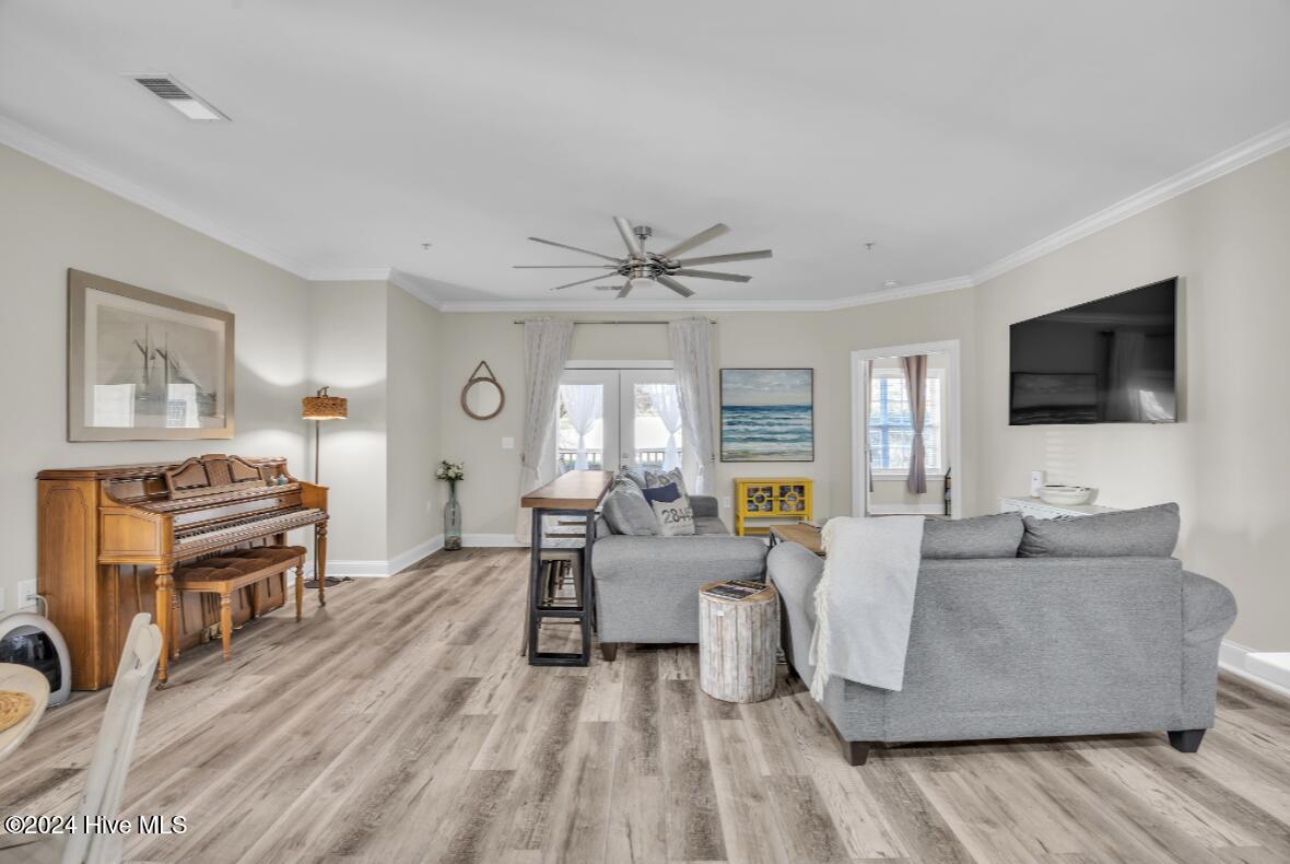 100 Gateway Condos Drive, 115