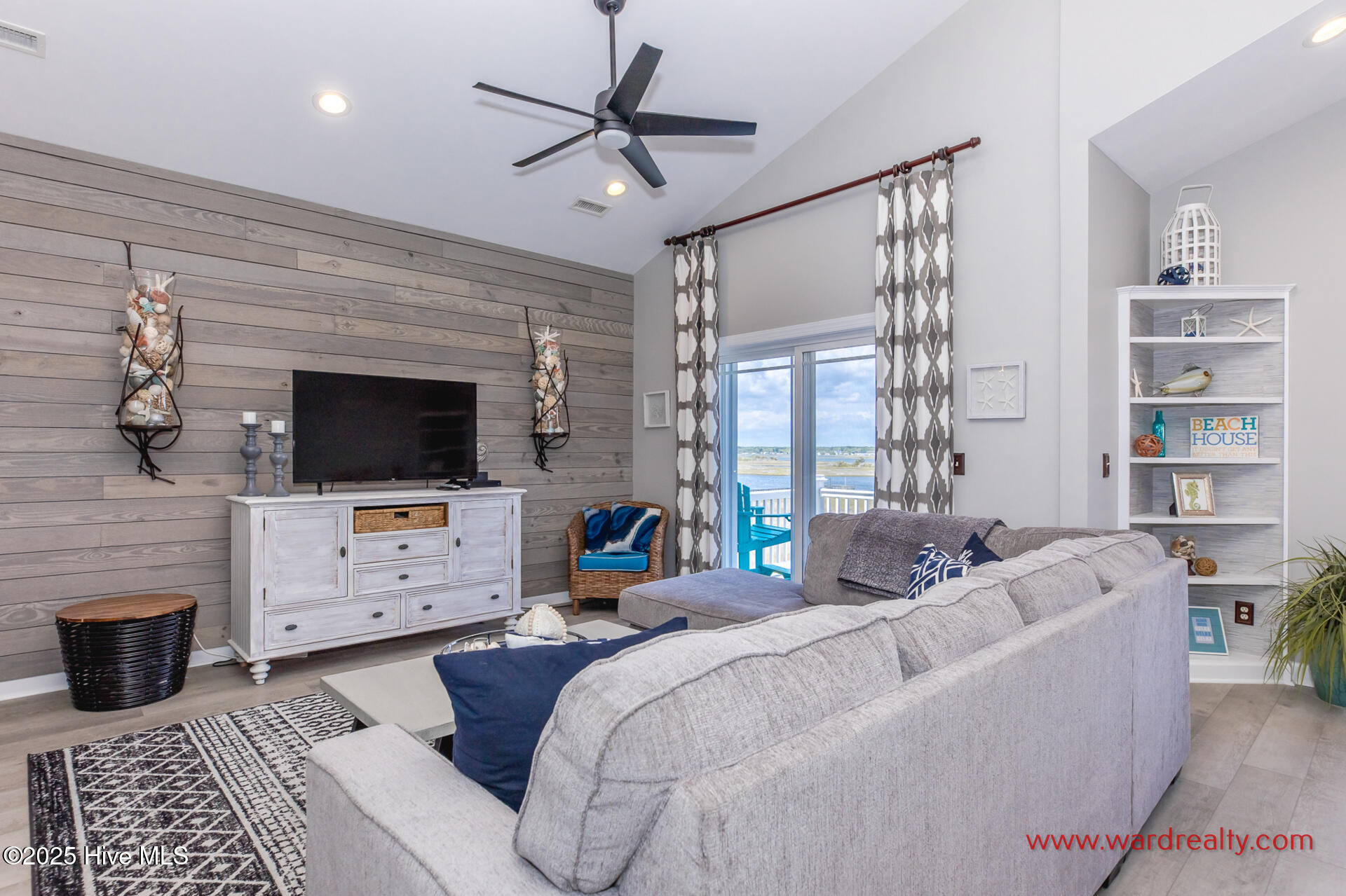 301 S Topsail Drive, B