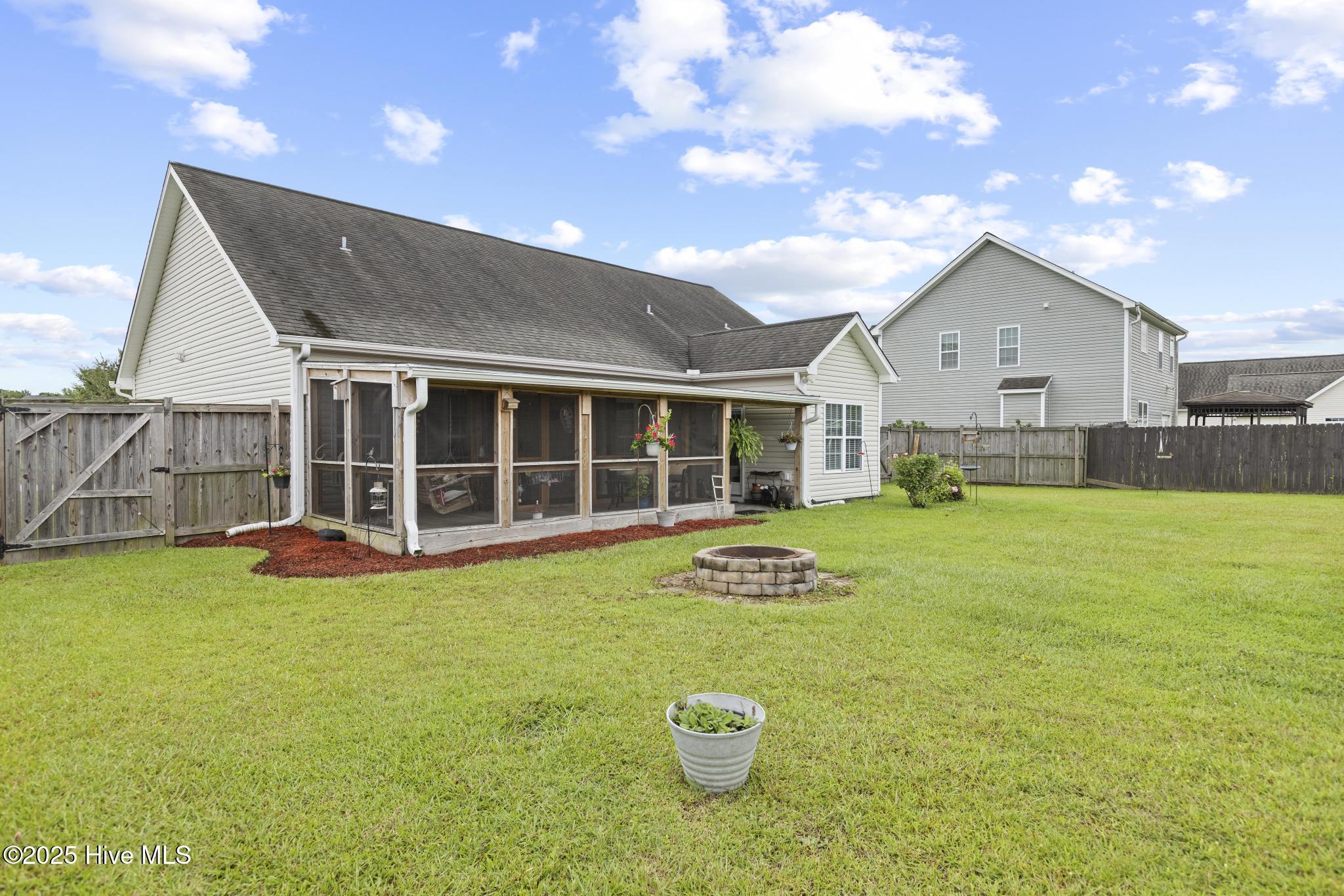 113 Moonstone Court