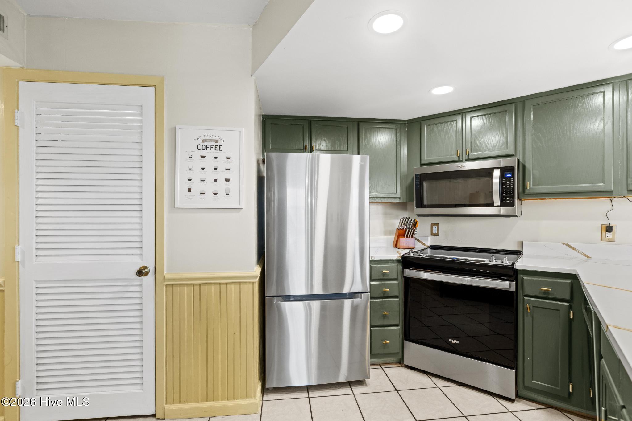 2000 New River Inlet Road 1101