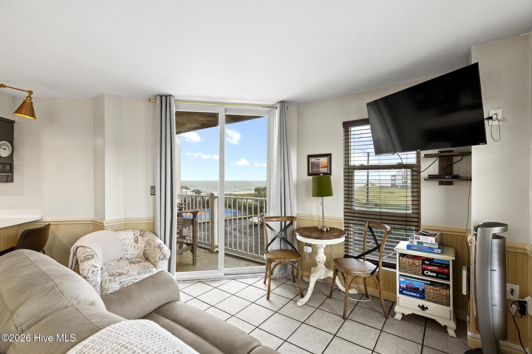 2000 New River Inlet Road 1101