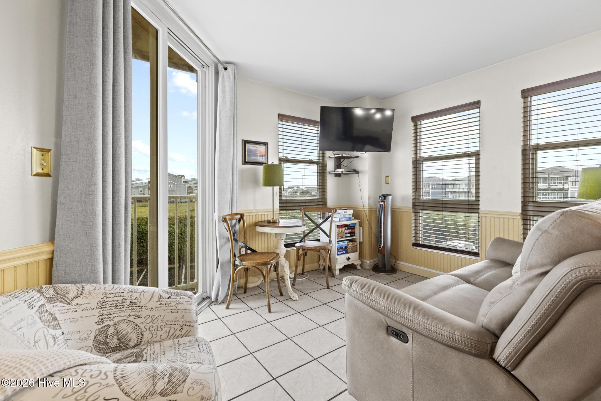 2000 New River Inlet Road 1101