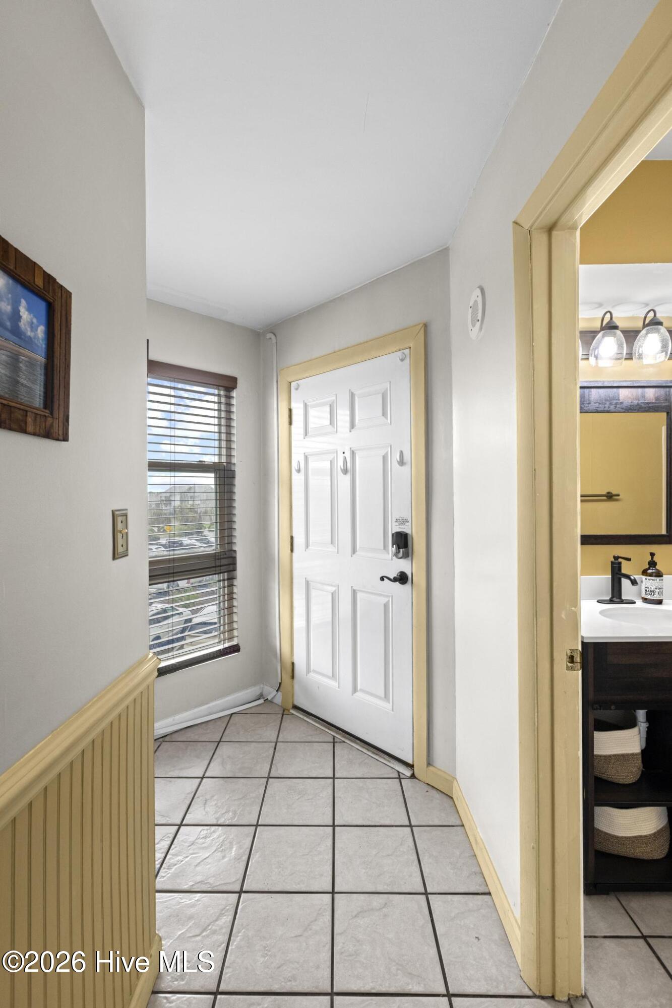 2000 New River Inlet Road 1101