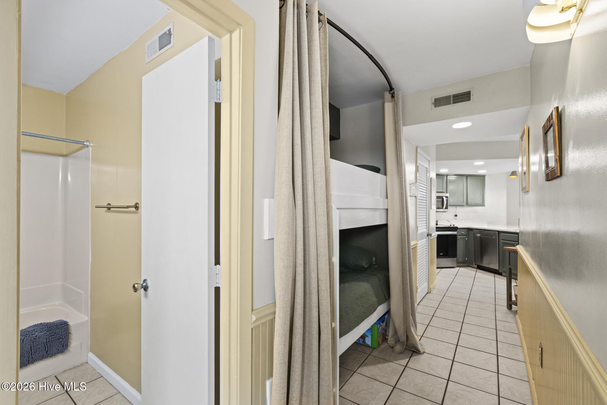 2000 New River Inlet Road 1101
