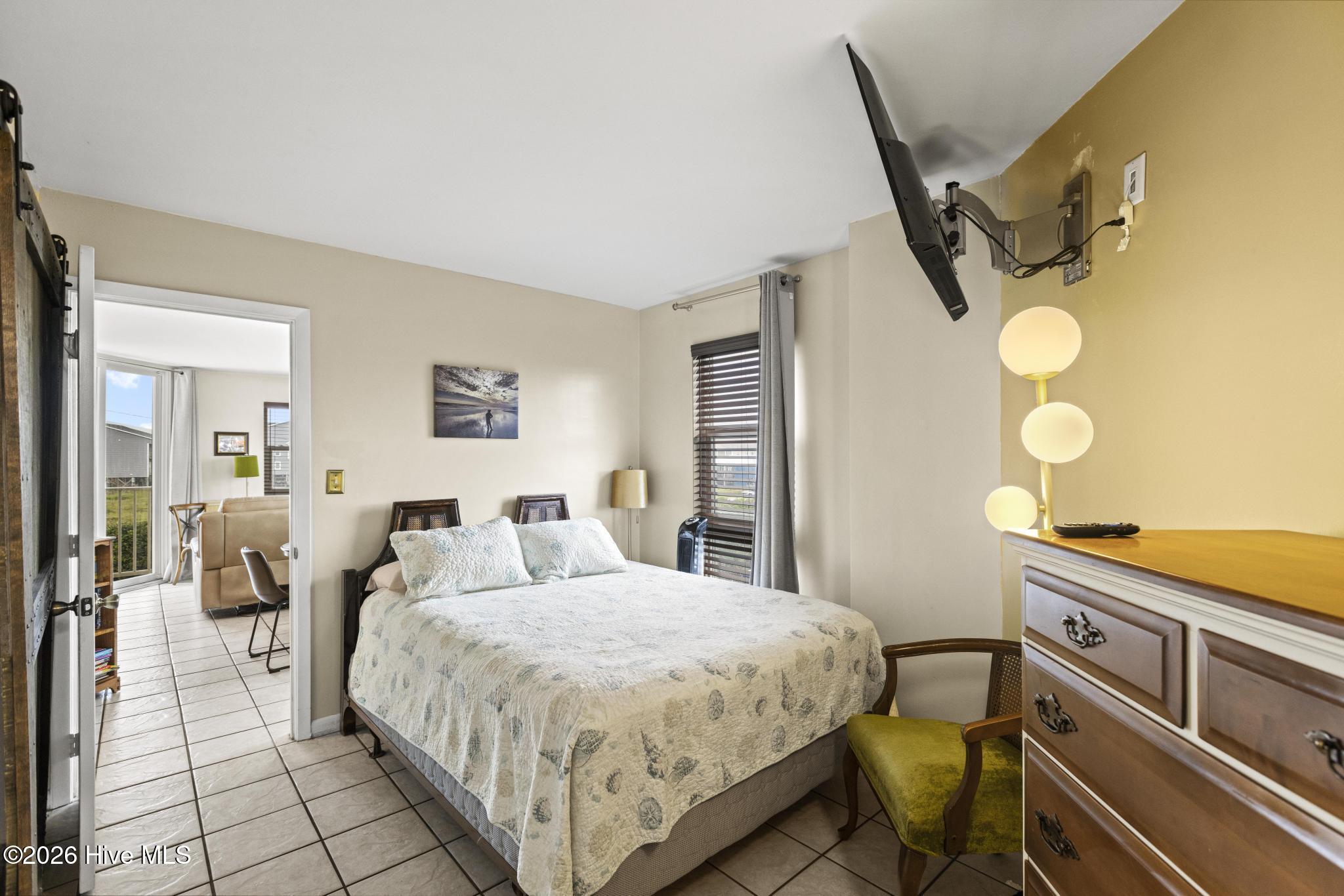 2000 New River Inlet Road 1101
