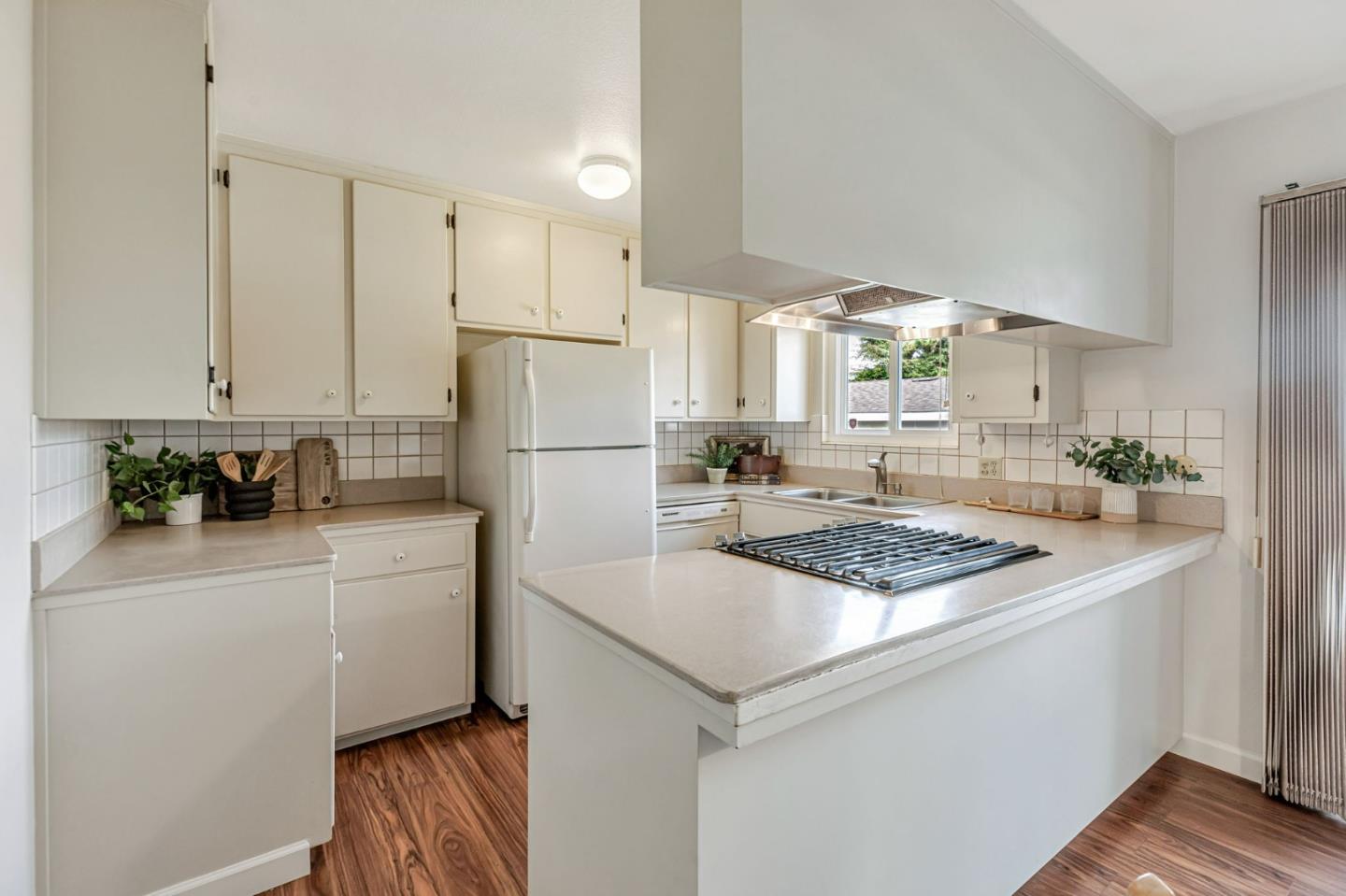 801 Lobos ST