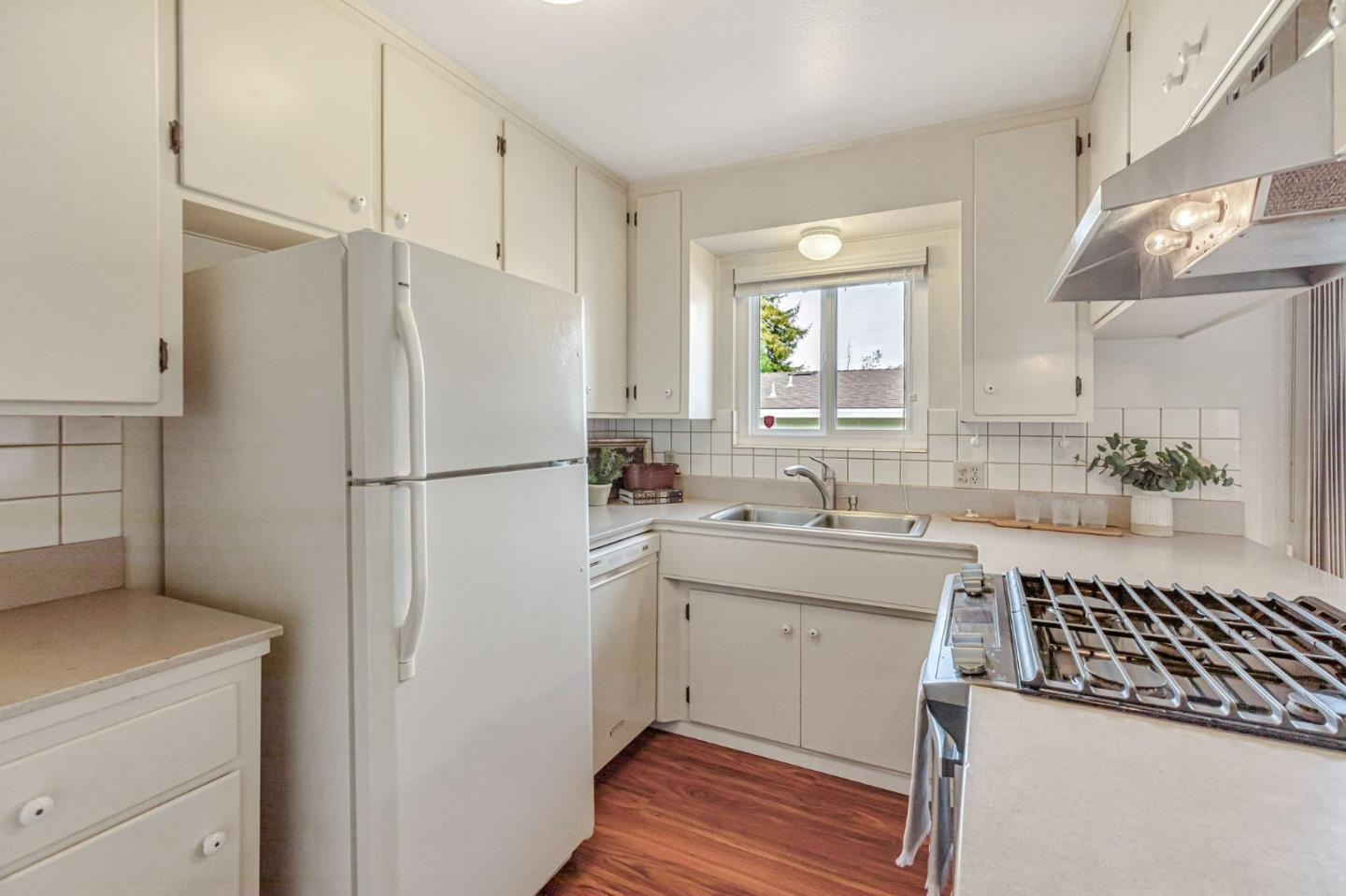 801 Lobos ST