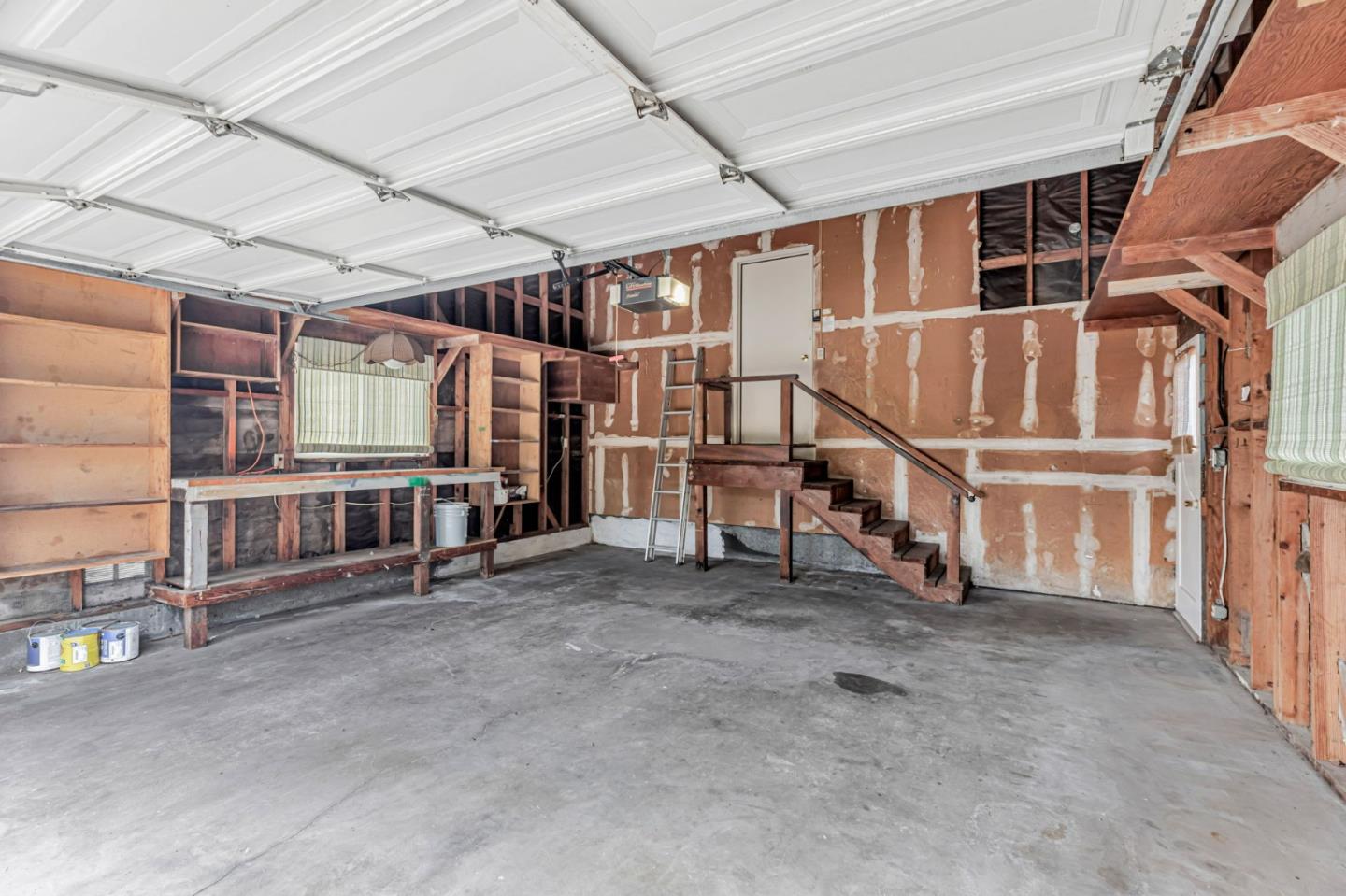 801 Lobos ST