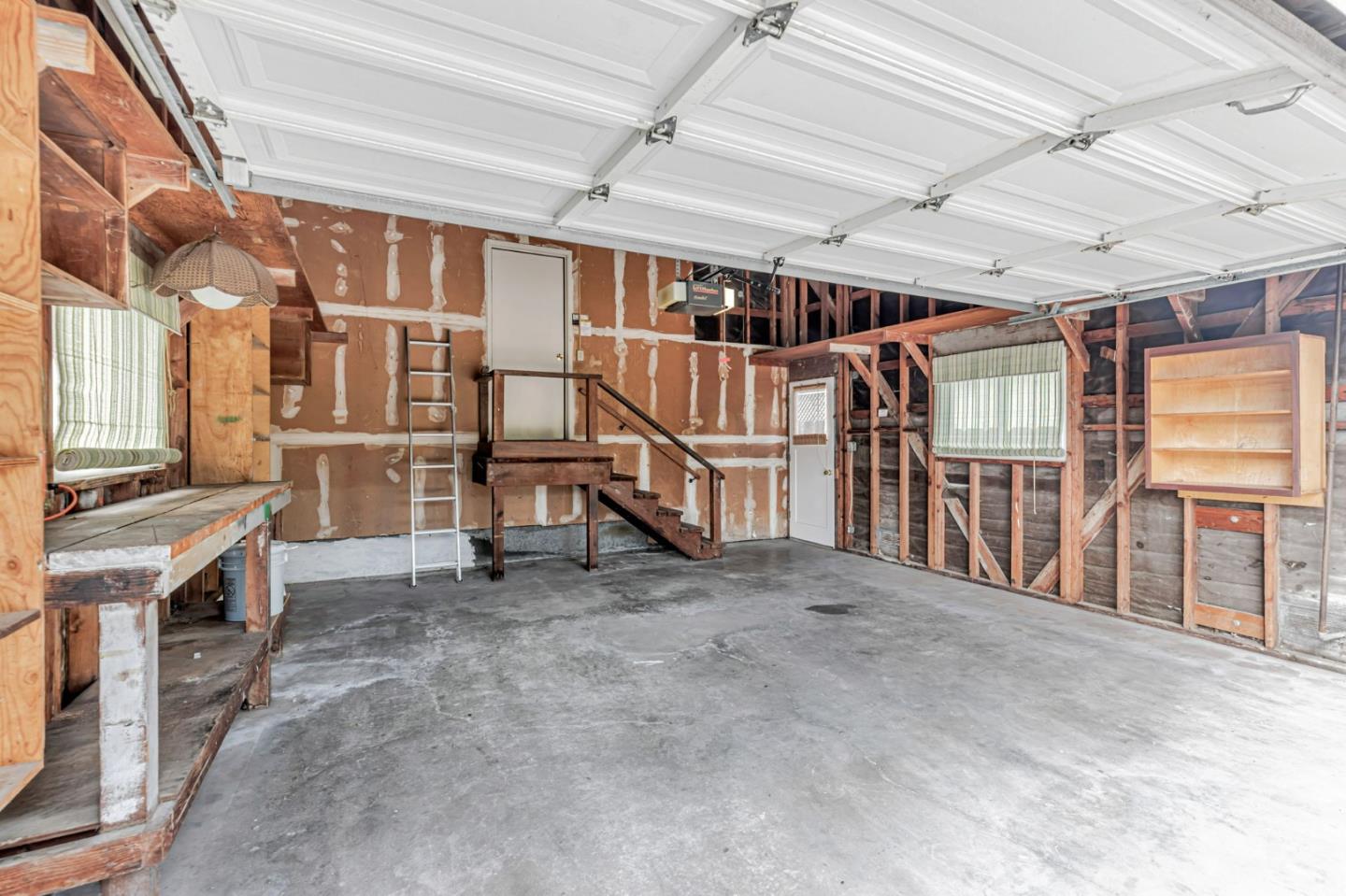 801 Lobos ST