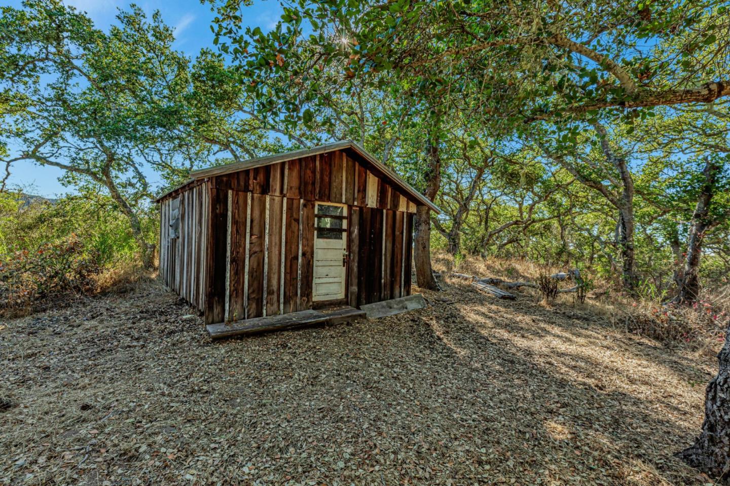Adamo Ranch, Valley Road
