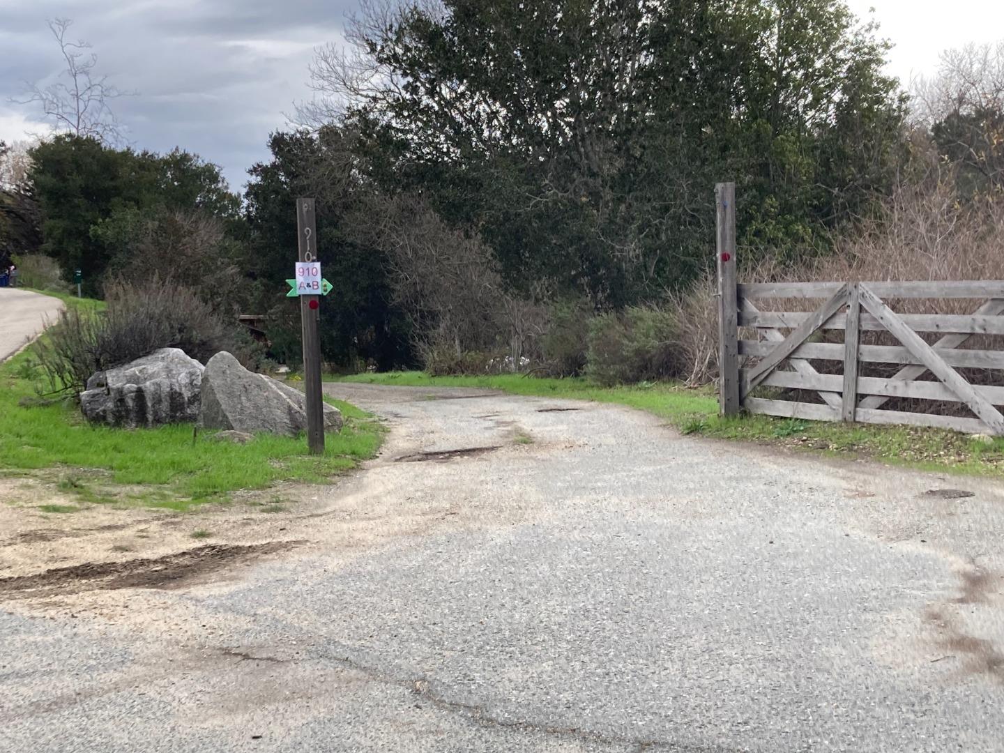 Adamo Ranch, Valley Road
