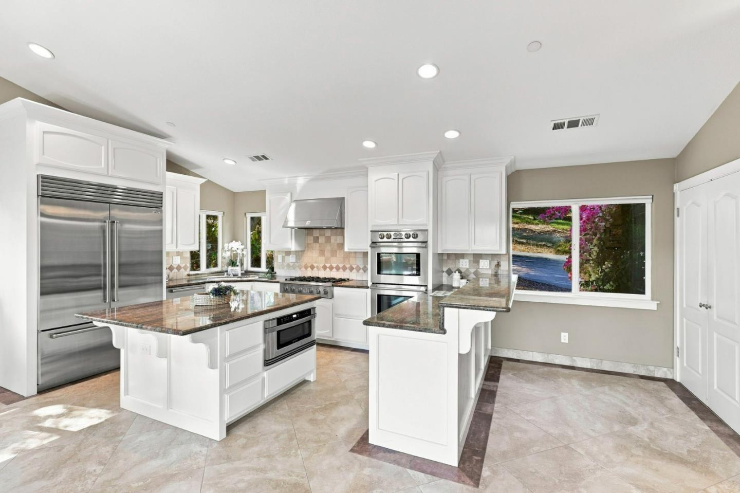 9845 Palisade Drive