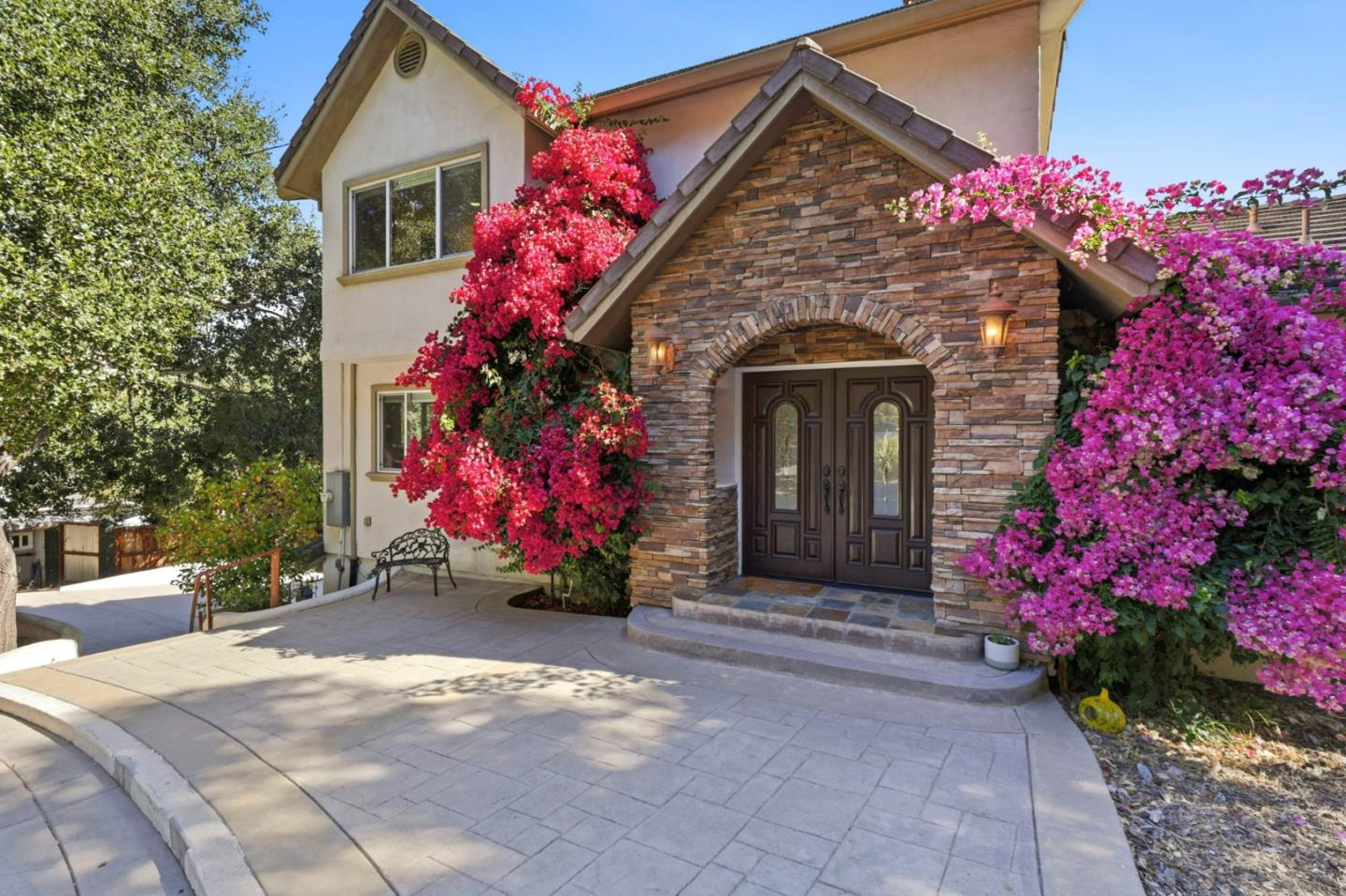 9845 Palisade Drive