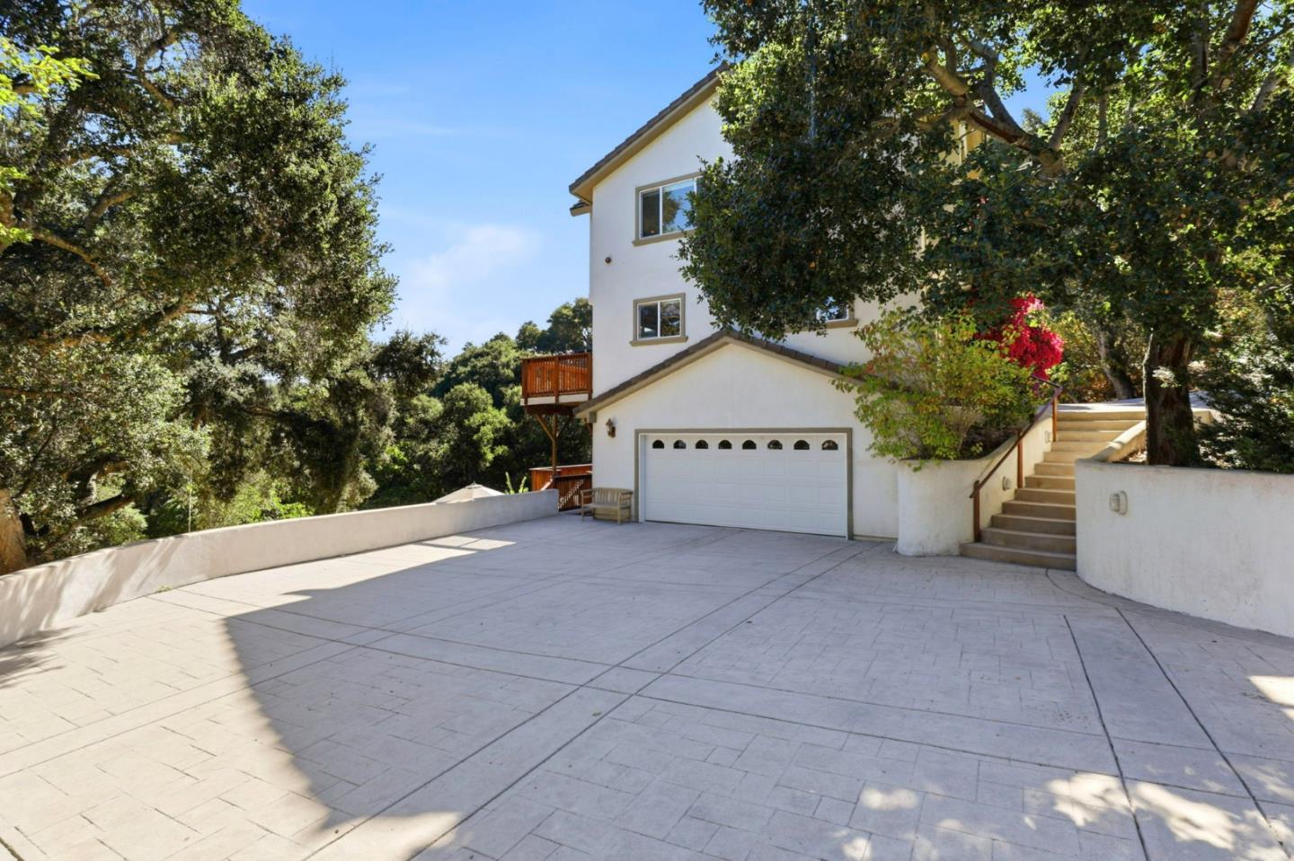 9845 Palisade Drive